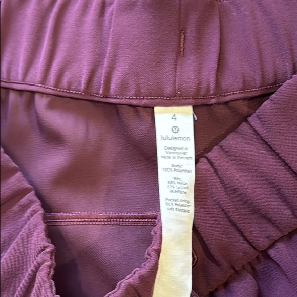 Lululemon NWOT SZ4  Jogger Pants - Picture 3 of 7